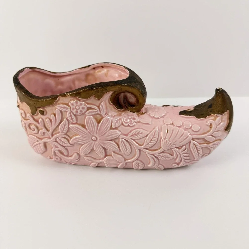 Vintage UCAGCO Pink Cornucopia Vase Planter Embossed Floral‎ Mid Century Japan